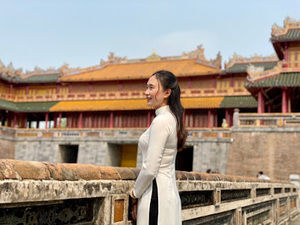 Meet your Posher, Hiền